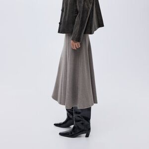 NWT H&M FINE-KNIT MIDI SKIRT size M